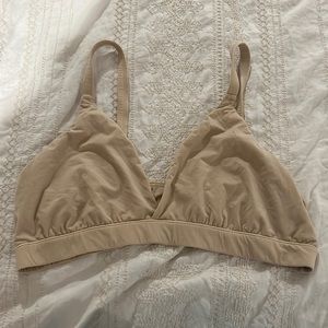 Skims 4x fits everyone triangle bralette—runs small